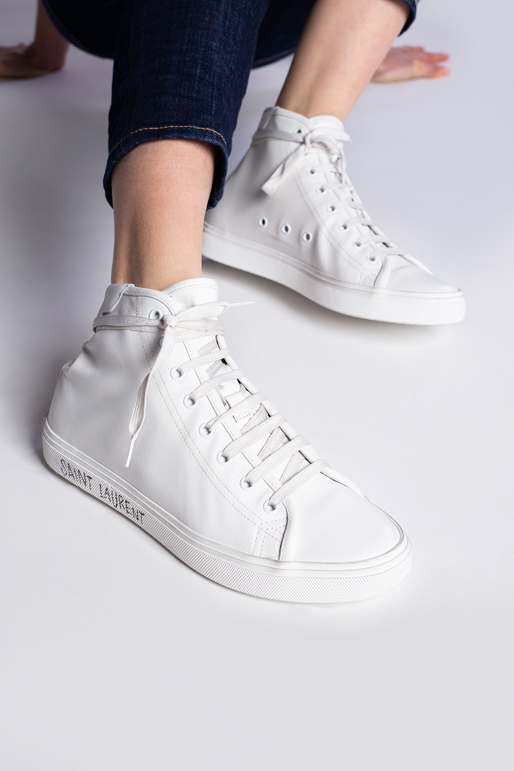 Saint laurent high 2025 top sneakers white